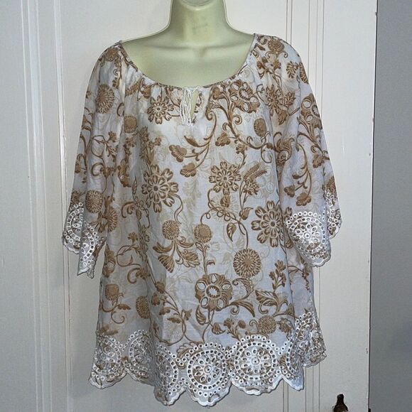 Ruby Rd. cream & tan floral boho blouse with eyelet lace hem & 3/4 sleeves - Picture 1 of 8